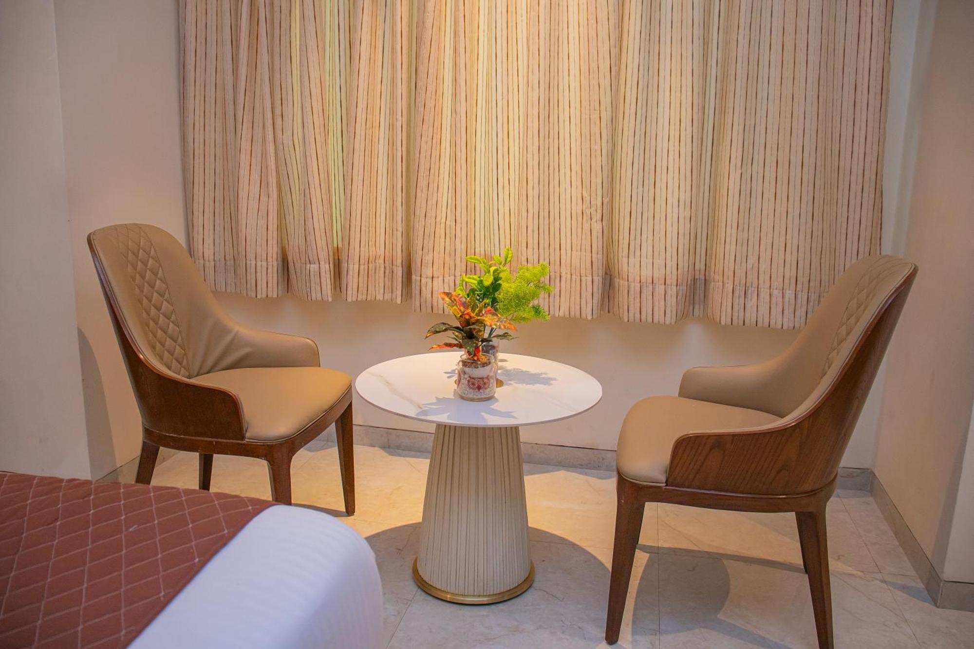 Hotel Czar Inn - Vashi Navi Mumbai Buitenkant foto