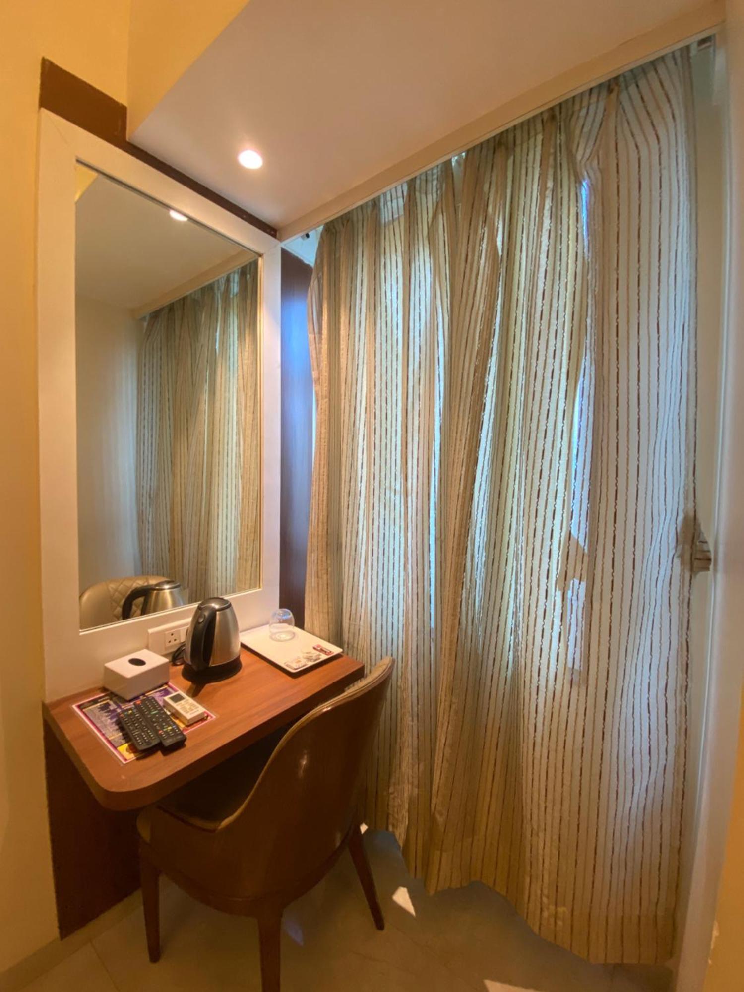 Hotel Czar Inn - Vashi Navi Mumbai Buitenkant foto