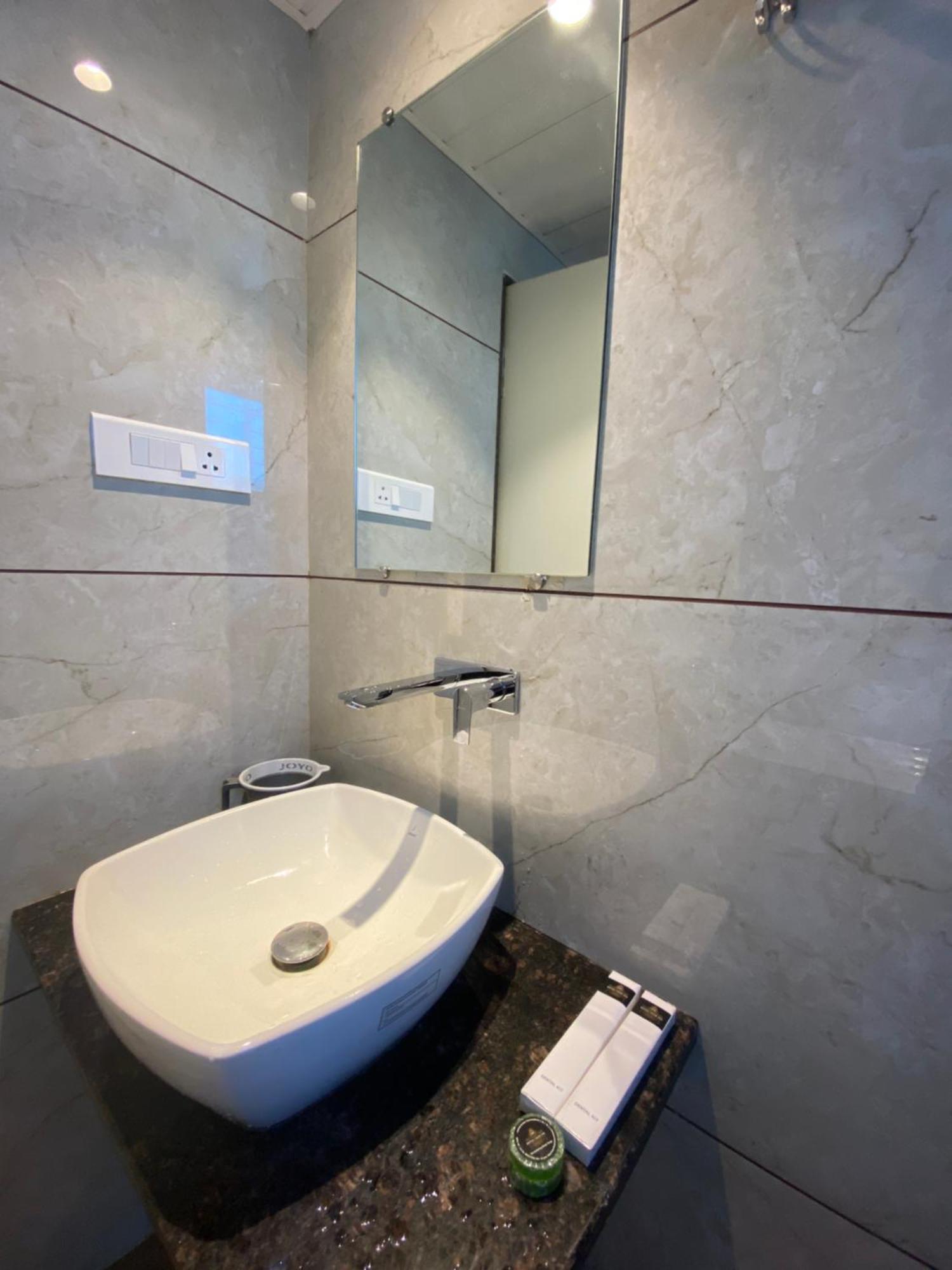 Hotel Czar Inn - Vashi Navi Mumbai Buitenkant foto
