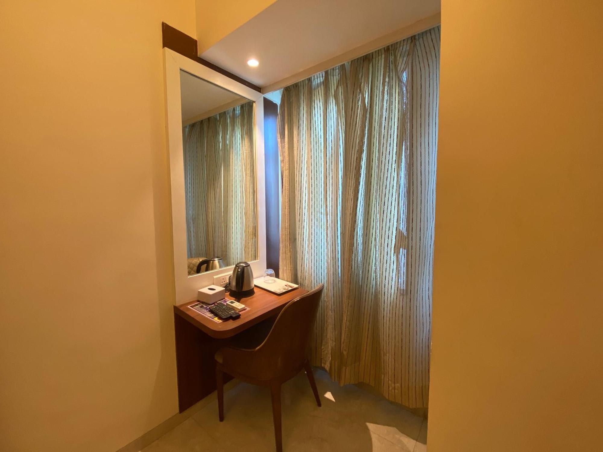 Hotel Czar Inn - Vashi Navi Mumbai Buitenkant foto